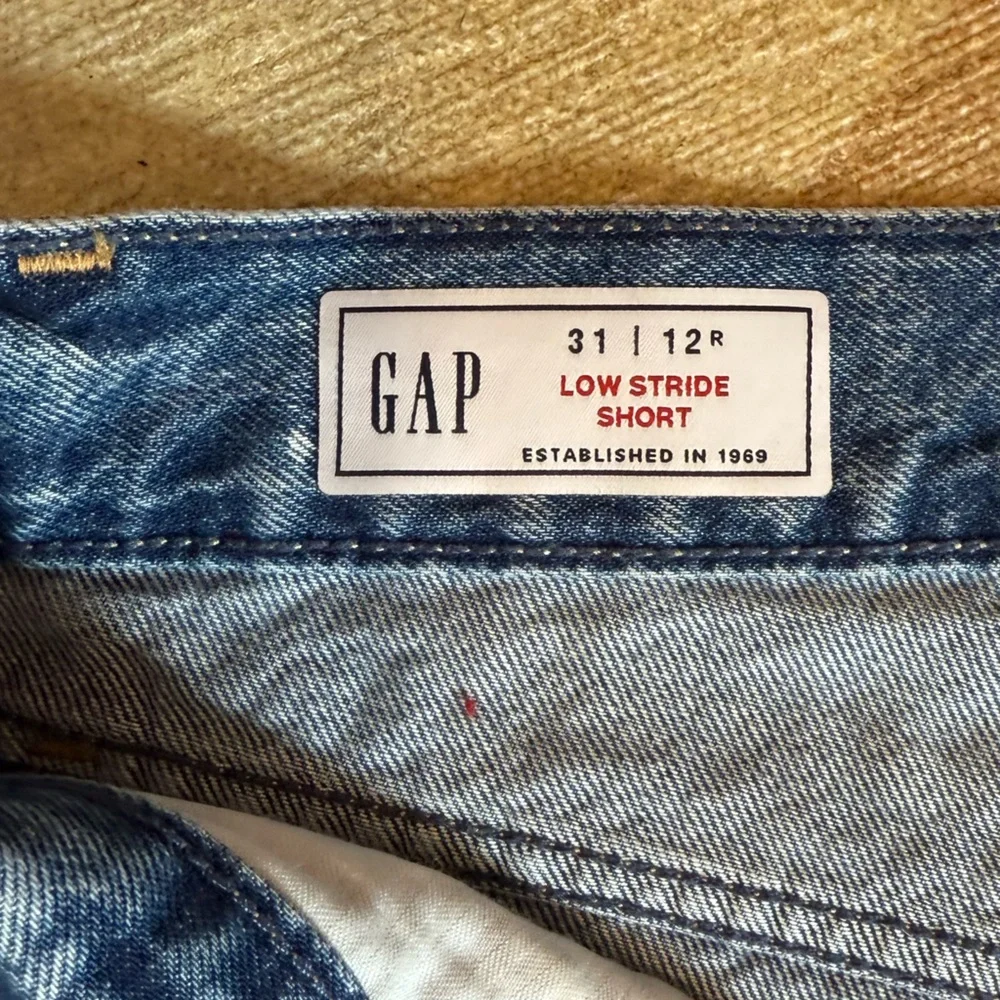 GAP Low Stride Short